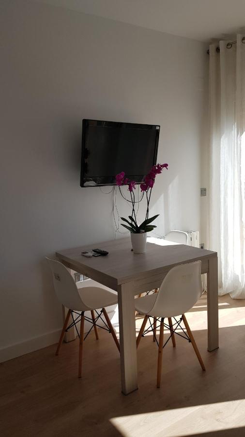דירות פואנגירולה Penthouse Sea Views + Private Solarium מראה חיצוני תמונה